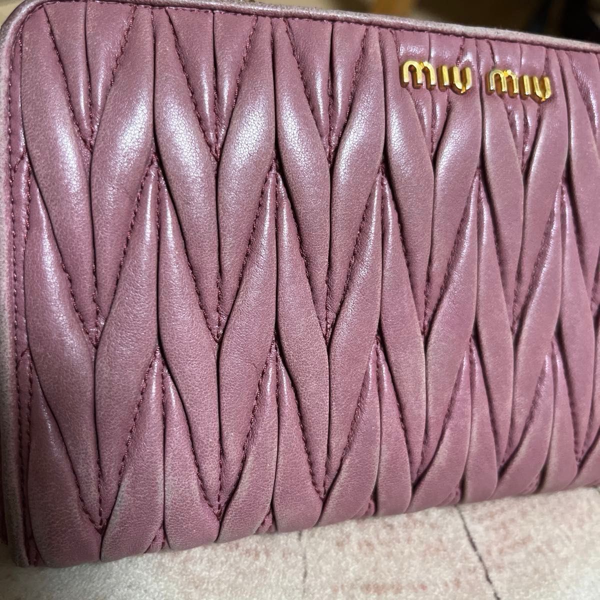 miumiu 長財布　マテラッセ　ピンク