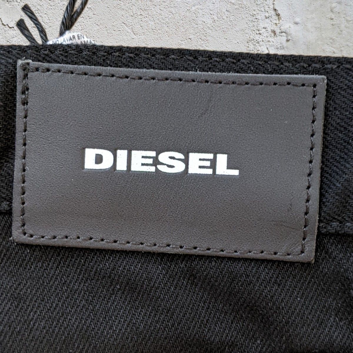 DIESEL/ディーゼル/ダメージデニムパンツ/メンズ/スリムフィット/スキニー/ブラック/黒/新品/未使用/MHRKY