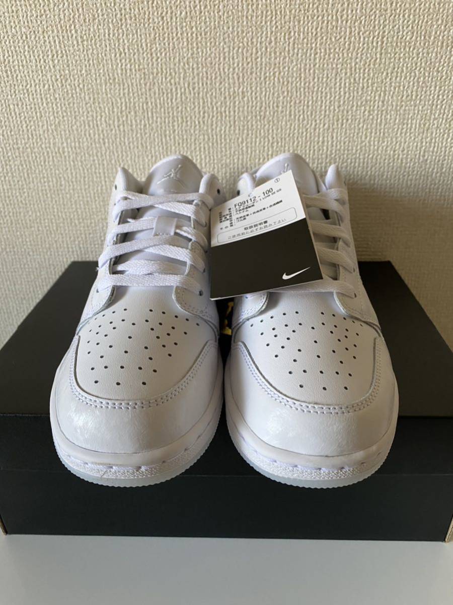 ナイキ GS エアジョーダン1 ロー SE ホワイト/サミットホワイト/アイスブルー 24cm Nike GS Air Jordan 1 Low SE White/Summit White/Ice_画像4