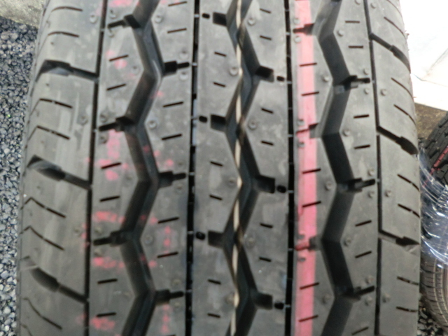 ダイナ トヨエース等 新車外し 新品時のライン イボイボまだあります ブリヂストン RD-613 145/80R13 88/86N LT 2本セットA-2①の画像3