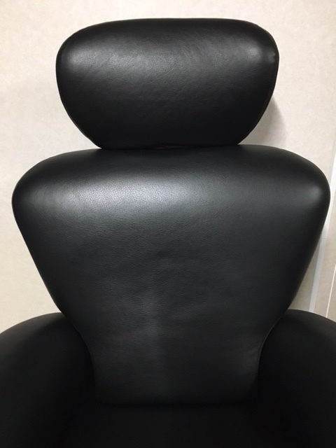 【正規品/保証書あり/極上品/良品/黒革】　Cassina・カッシーナ　K10 DODO　ドド シェーズロング　パーソナルチェア　リクライニングチェア_画像3