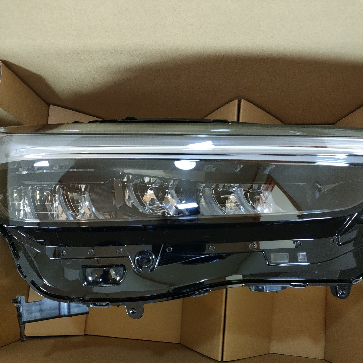 新車外し ホンダ ヴェゼル VEZEL ヘッドライト 右側 LED RV5 RV6 STANLEY W5884 刻印J0 HONDA _画像1