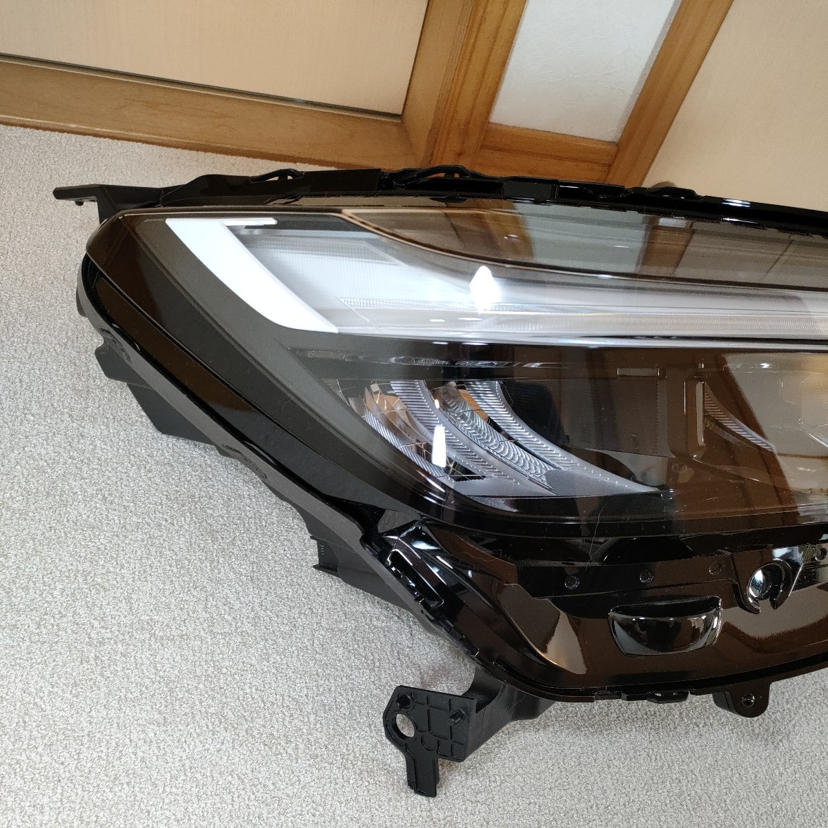 新車外し ホンダ ヴェゼル VEZEL ヘッドライト 右側 LED RV5 RV6 新車外し ホンダ ヴェゼル VEZEL ヘッドライト 右側 LED RV5 RV6