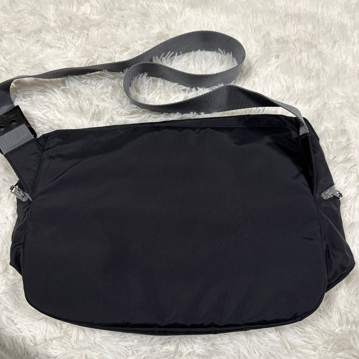 mont-bell messenger bag 00s y2k archive mont-bell messenger bag 00s y2k archive