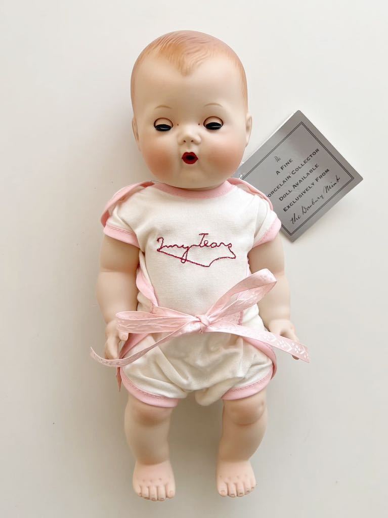 2000年発売　Danbury Mint Tiny Tears Porcelain Doll Trunk Set タイニーティアーズ　ベビードールセット　ポーセリン_画像3
