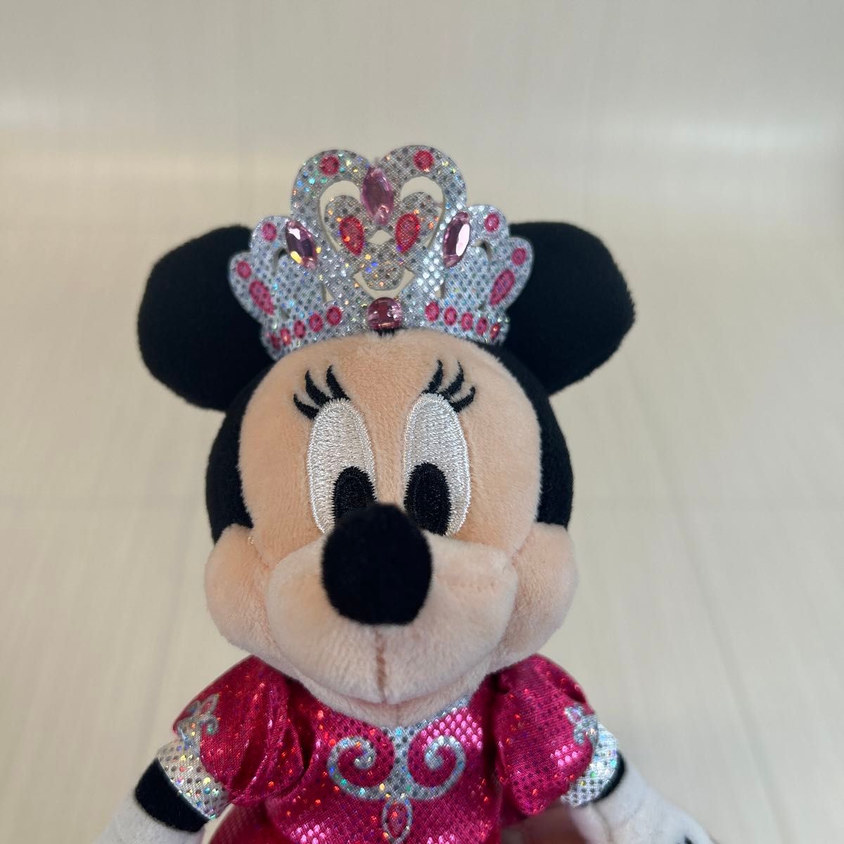 ディズニー ミニーちゃん ぬいぐるみバッジ トータリーミニー ディズニー ミニーちゃん ぬいぐるみバッジ トータリーミニー