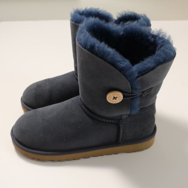 極美品 アグ UGG ムートンブーツ ネイビー 5/25.0cm（5122)aj_画像2