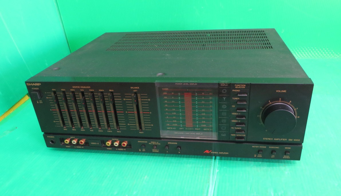 Z-2981■海外　220V～　SHARP シャープ　STEREO AMPLIFIER SM-1000H/アンプ/220Ｖ～/コンセント（海外タイプ）　通電可　現状渡し_画像1