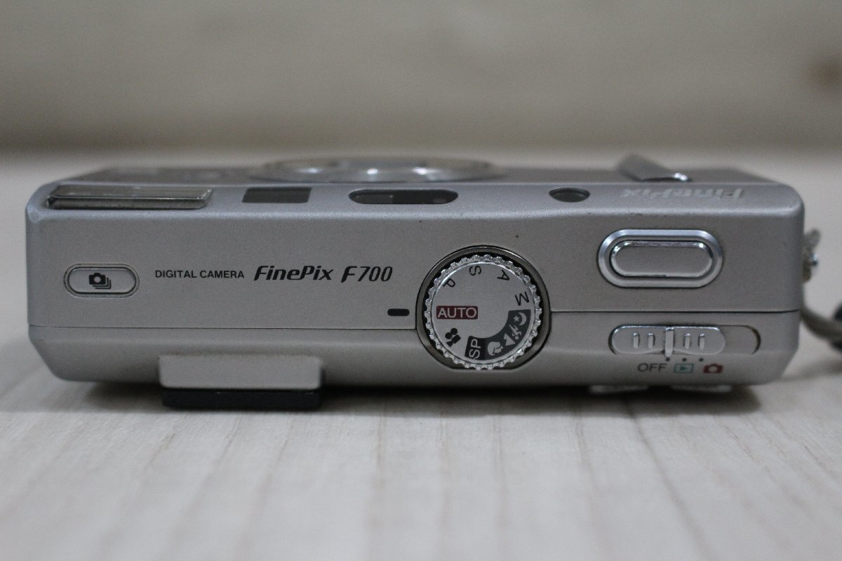 ☆現状品☆FUJIFILM 富士フィルム　デジタルカメラ　Fine Pix F700　バッテリー付属　充電器欠品　19G2360_画像4