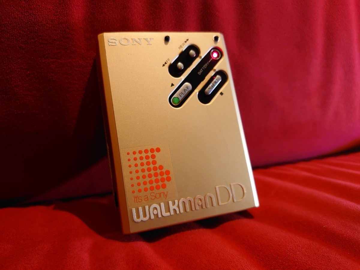 【SONY】WM-DD GOLD WALKMAN PORTABLE CASSETTE PLAYER ソニー ウォークマン ポータブル カセットプレーヤー _画像1