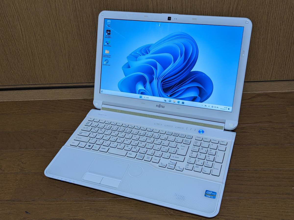 【Windows11】富士通 LIFEBOOK AH53/K（15.6インチ/Core i7-2670QM/8GB増設/SSD480GB/Wi-Fi/Blu-ray/カメラ/Bluetooth）使用感あり_画像1