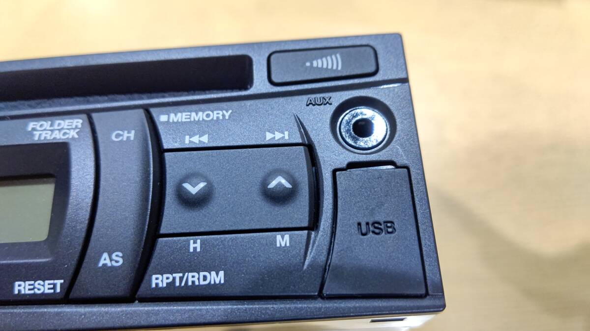 いすゞ エルフ 純正デッキ 24V AM/FM CD USB AUX PI-3643 ISUZUの画像2