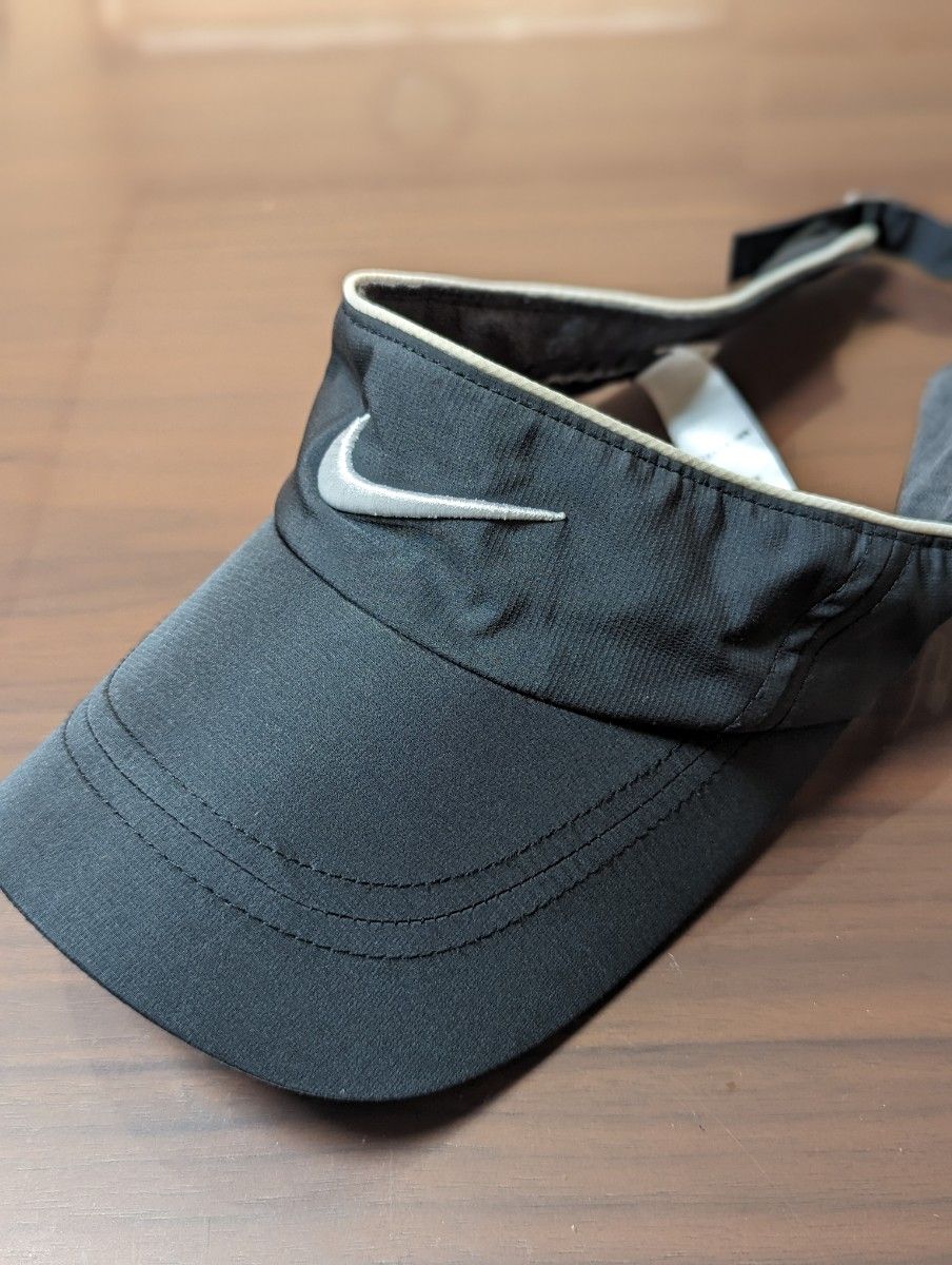 美品 NIKE GOLF サンバイザー 日よけ 帽子 テニス スポーツ ゴルフ