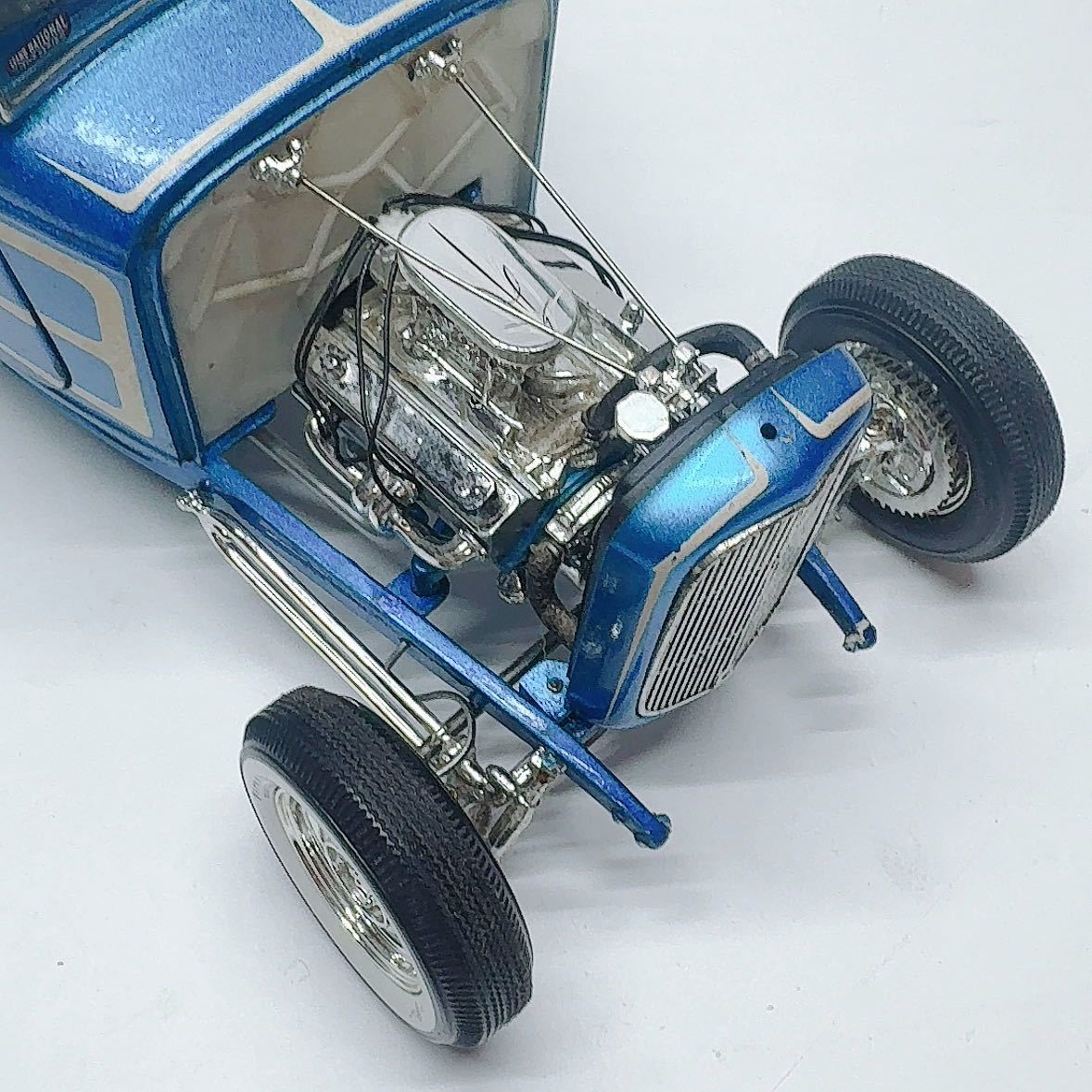 【K1】1/18 ACME 1932 FORD 3 WINDOW RELEASE NO.3 ジャンク クラシックカー ミニカー _画像5