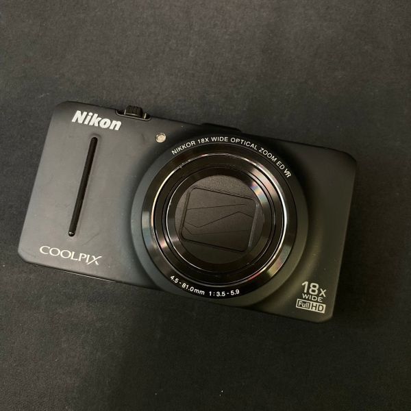 FAe410シ06 Nikon ニコン COOLPIX S9300 クールピクス コンパクトデジタルカメラ ブラック デジカメ_画像2