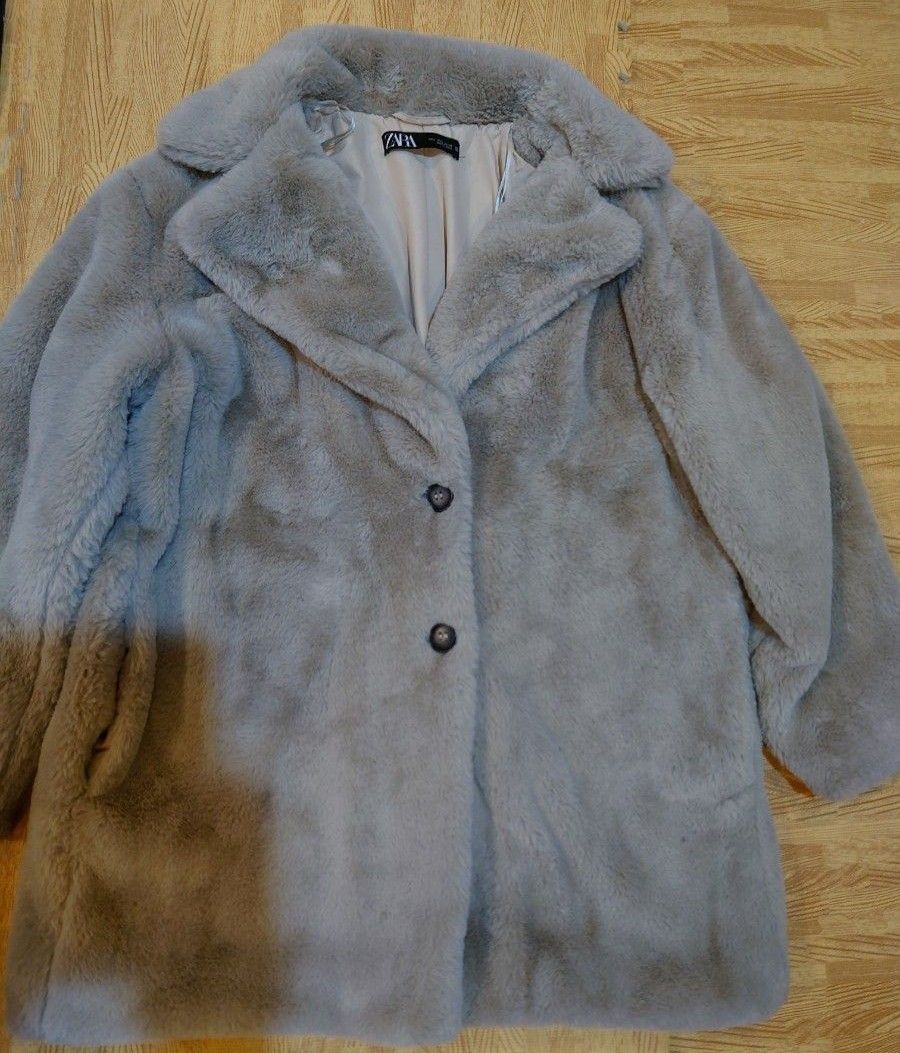 ZARA ザラ 人気のフェイクファーコート ジャケット USALサイズ 2 ZARA ザラ 人気のフェイクファーコート ジャケット USALサイズ 2