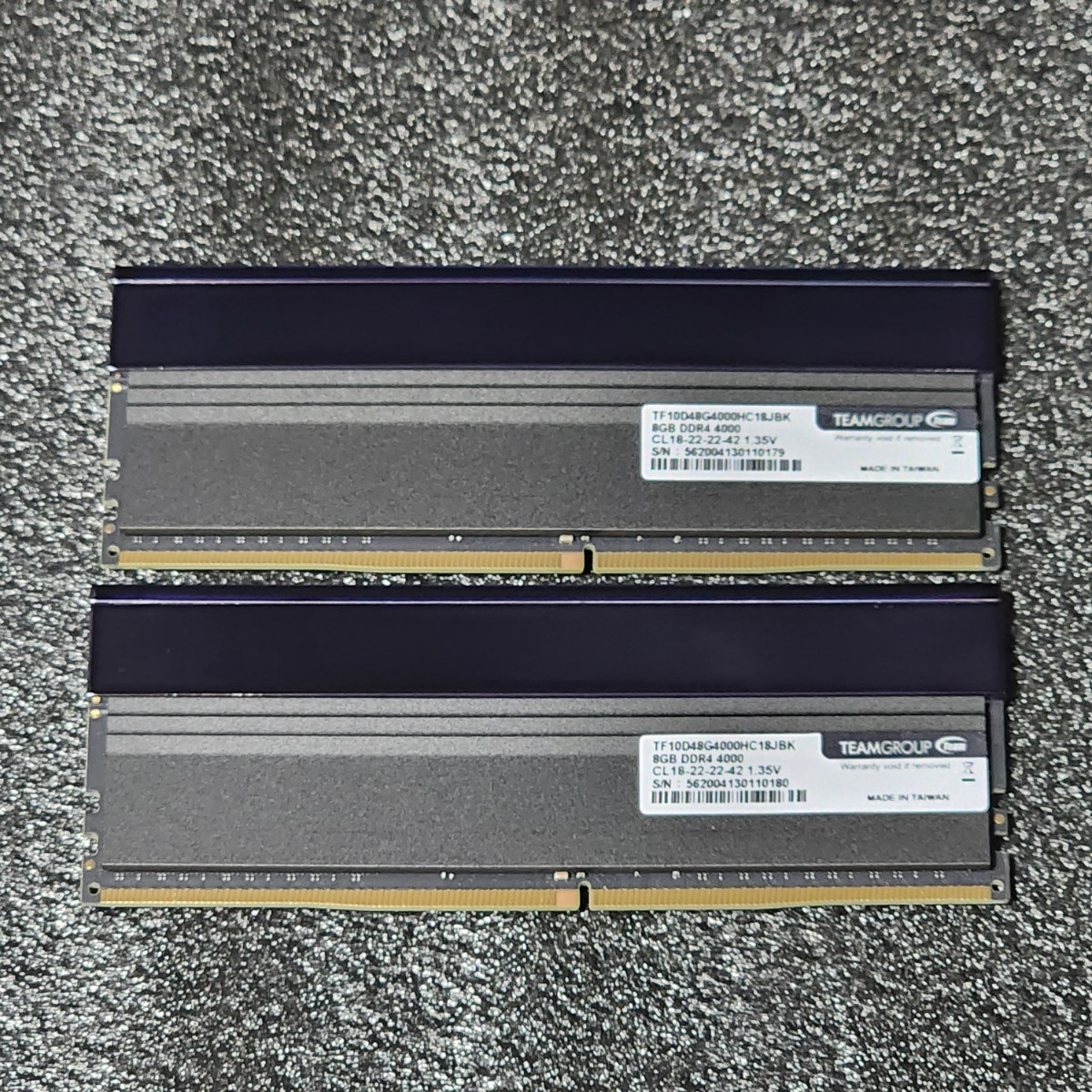 TEAMGROUP T-FORCE XTREEM ARGB DDR4-4000MHz 16GB (8GB×2枚キット) TF10D48G4000HC18JBK 動作確認済み デスクトップ用 PCメモリ (2)_画像3
