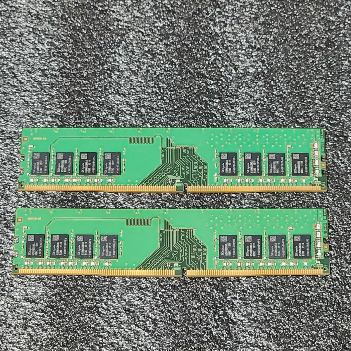 SK HYNIX DDR4-3200MHz 16GB (8GB×2枚キット) HMA81GU6DJR8N-XN 動作確認済み デスクトップ用 PCメモリ _画像3