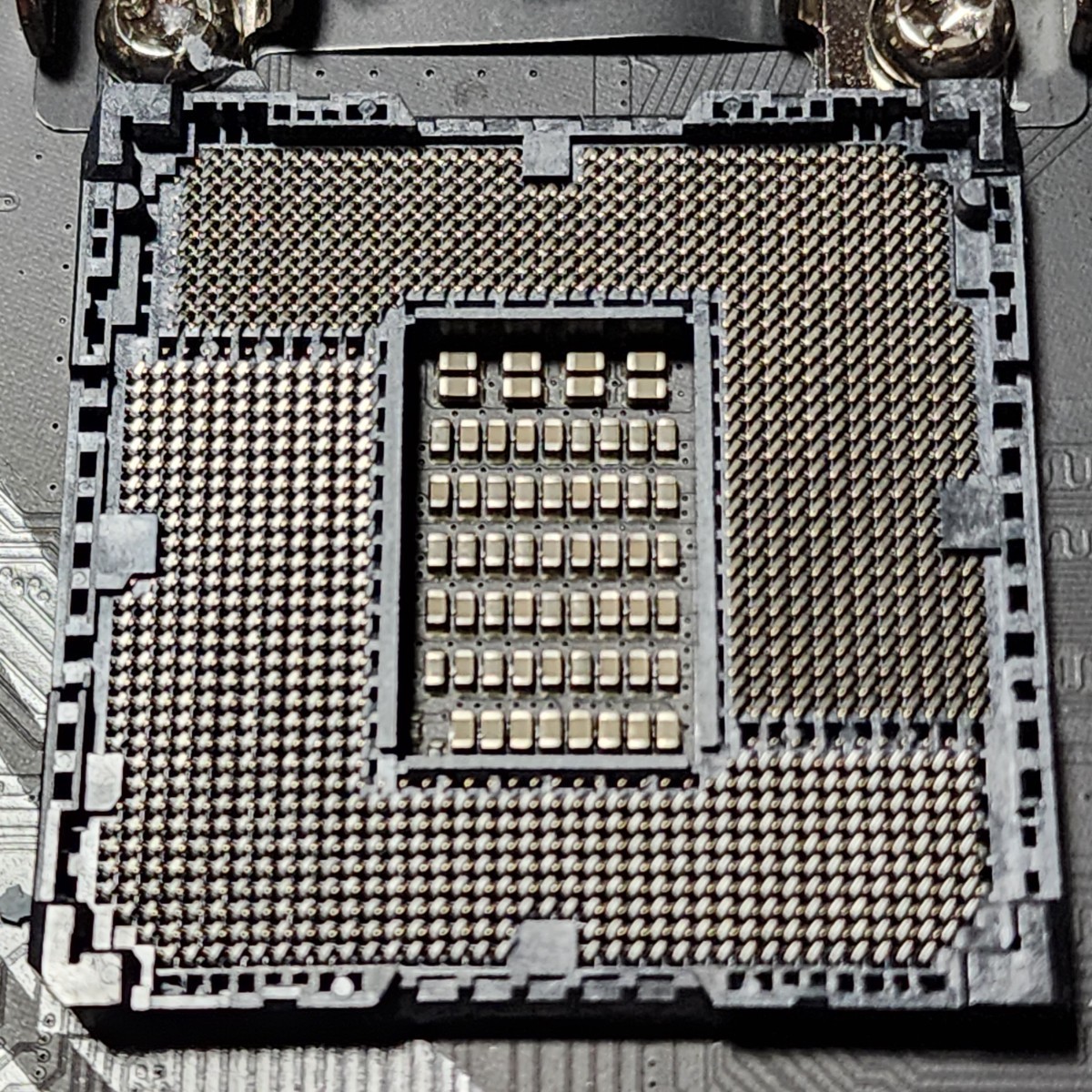 ASRock Z390 Taichi IOパネル付属 LGA1151 ATXマザーボード 第8・9世代CPU対応 最新Bios 動作確認済 PCパーツ (2)の画像4