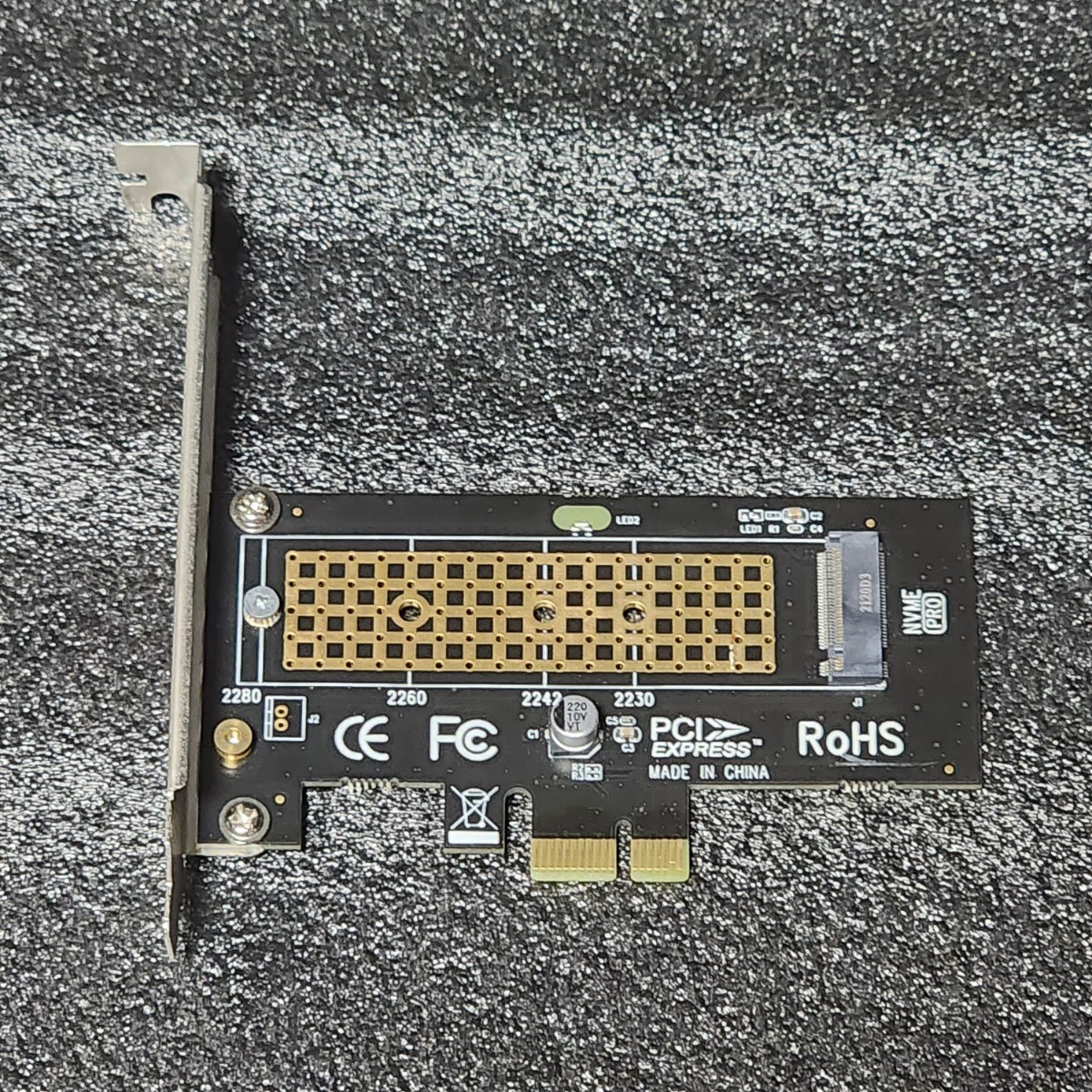 【送料無料】Shanrya M.2 NVMe SSD→PCIe 変換アダプタ PCI-Express3.0 x1接続 動作確認済み PCパーツの画像1