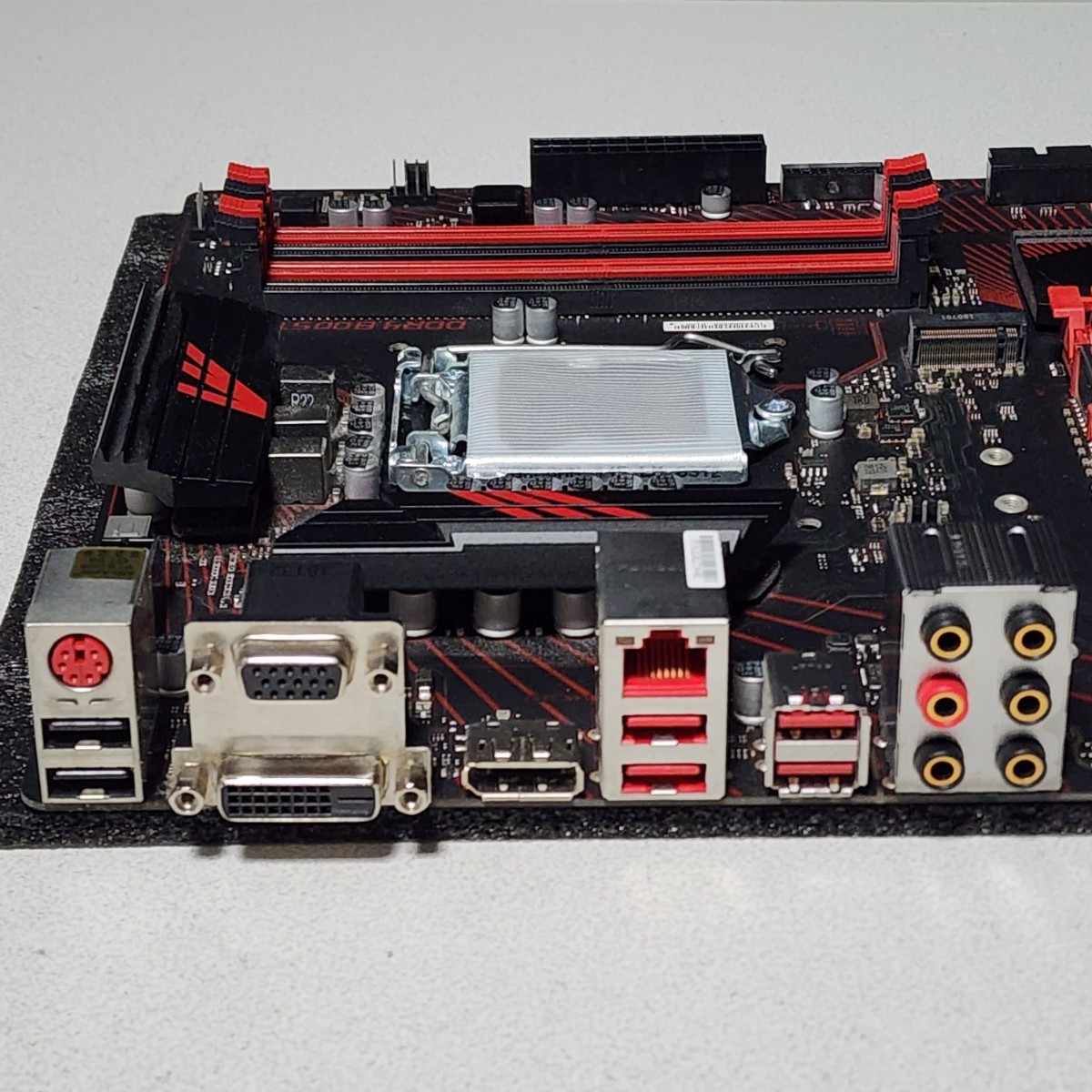 MSI Z370 GAMING PLUS IOパネル付属 LGA1151 ATXマザーボード 第8・9世代CPU対応 最新Bios 動作確認済 PCパーツ_画像4