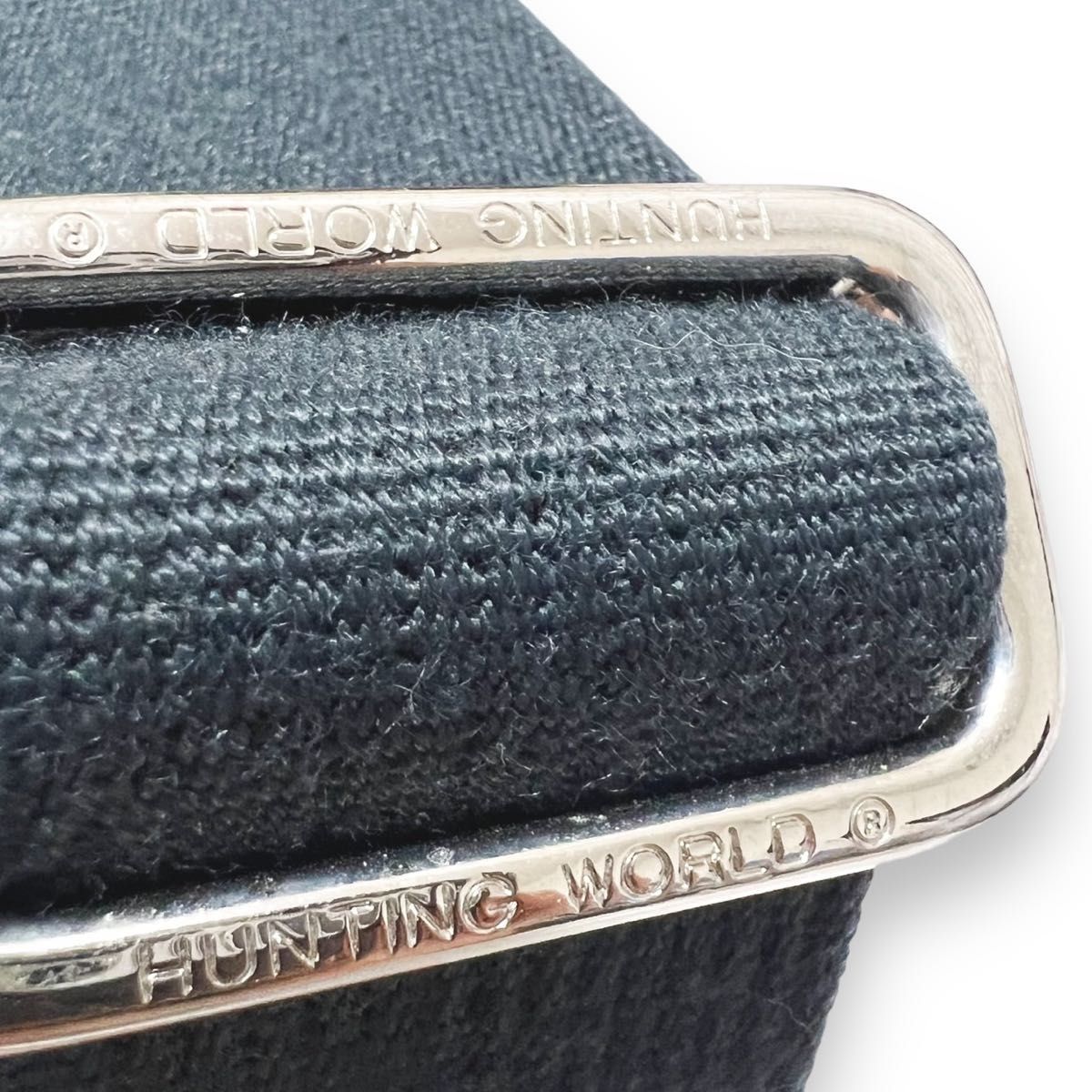 HUNTING WORLD ハンティングワールド ロゴモチーフ モノグラム柄 HUNTING WORLD ハンティングワールド ロゴモチーフ モノグラム柄