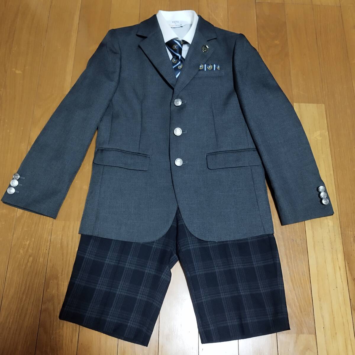 超美品 130男の子　waltz by BEAMS ビームス ダークグレースーツ フォーマルセットアップ 入学式スーツ 卒園式 礼服 式服