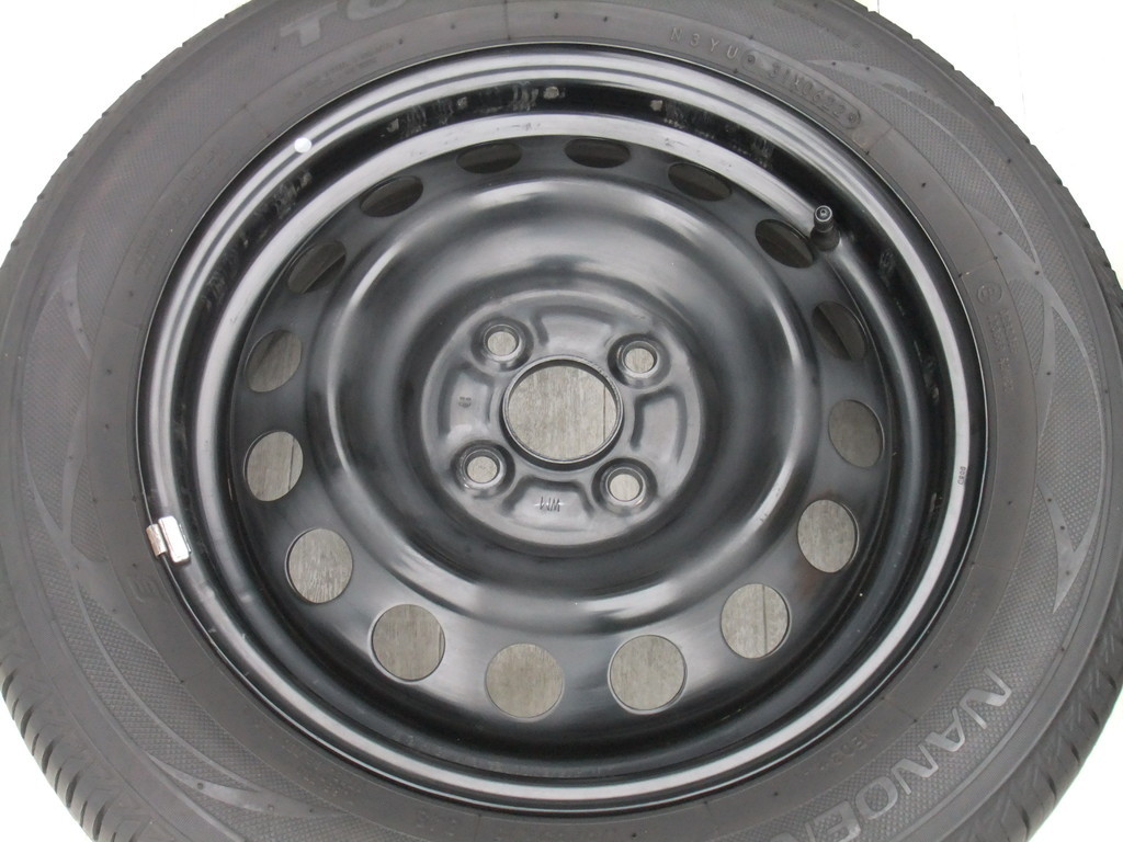 トヨタ純正ホイール NHP10 アクア カローラフィールダー スペイド ポルテ 5J 100 +39 2022年製 TOYO 175/65R15 4本 E06_画像4