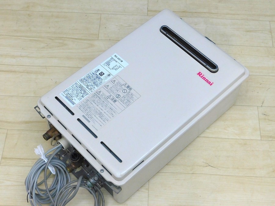 M968Mちょる★Rinnai リンナイ ガス給湯器 20号 都市ガス 給湯器 給湯専用 24号 RUX-A2010W リモコン有り 屋外式 壁掛形 2017年製 _画像2