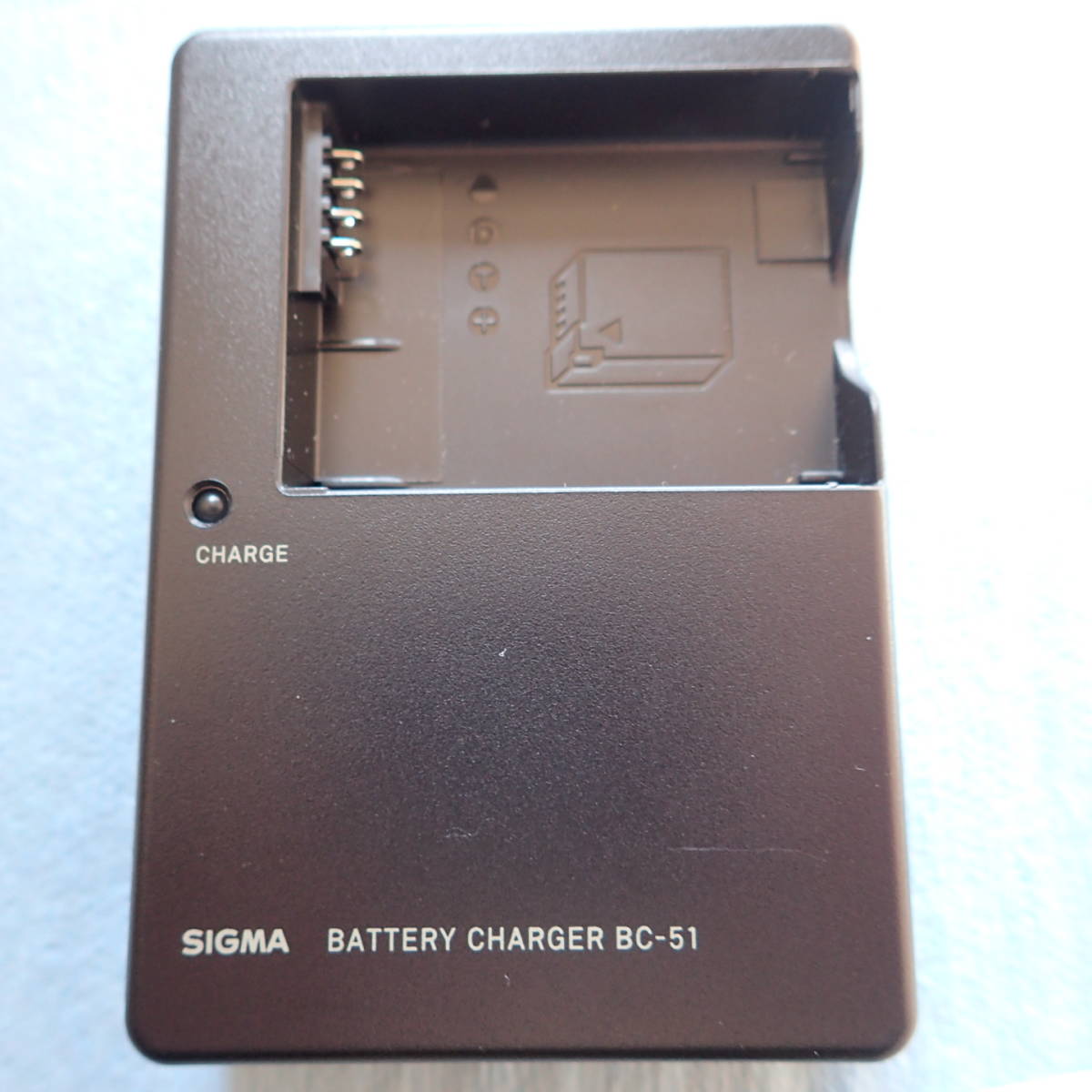 @@SIGMA BATTERY CHARGER BC-51 シグマ バッテリーチャージャー コンパクトデジカメ用電池 充電器 リチウムイオン充電池 BP-51専用_画像2