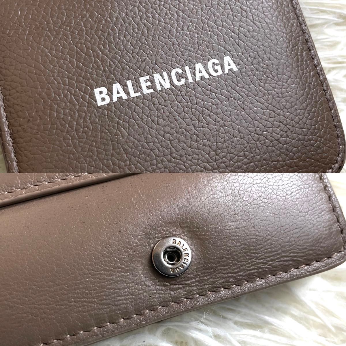 人気品 / BALENCIAGA バレンシアガ キャッシュコンパクトウォレット 二つ折り財布 グレインレザー ブラウン 