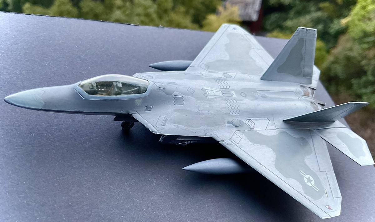 1/144 F-22 RAPTOR FG / トランペッター F-22 ラプター 完成品_画像4