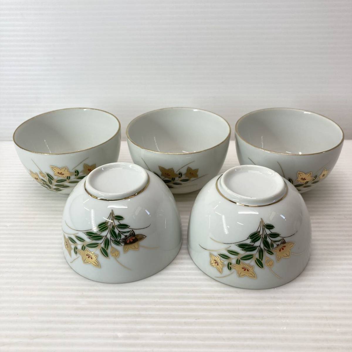 陶磁器 湯呑 五客 5個セット 茶碗 茶器 煎茶道具 絵付 金彩 焼物 未使用_画像1