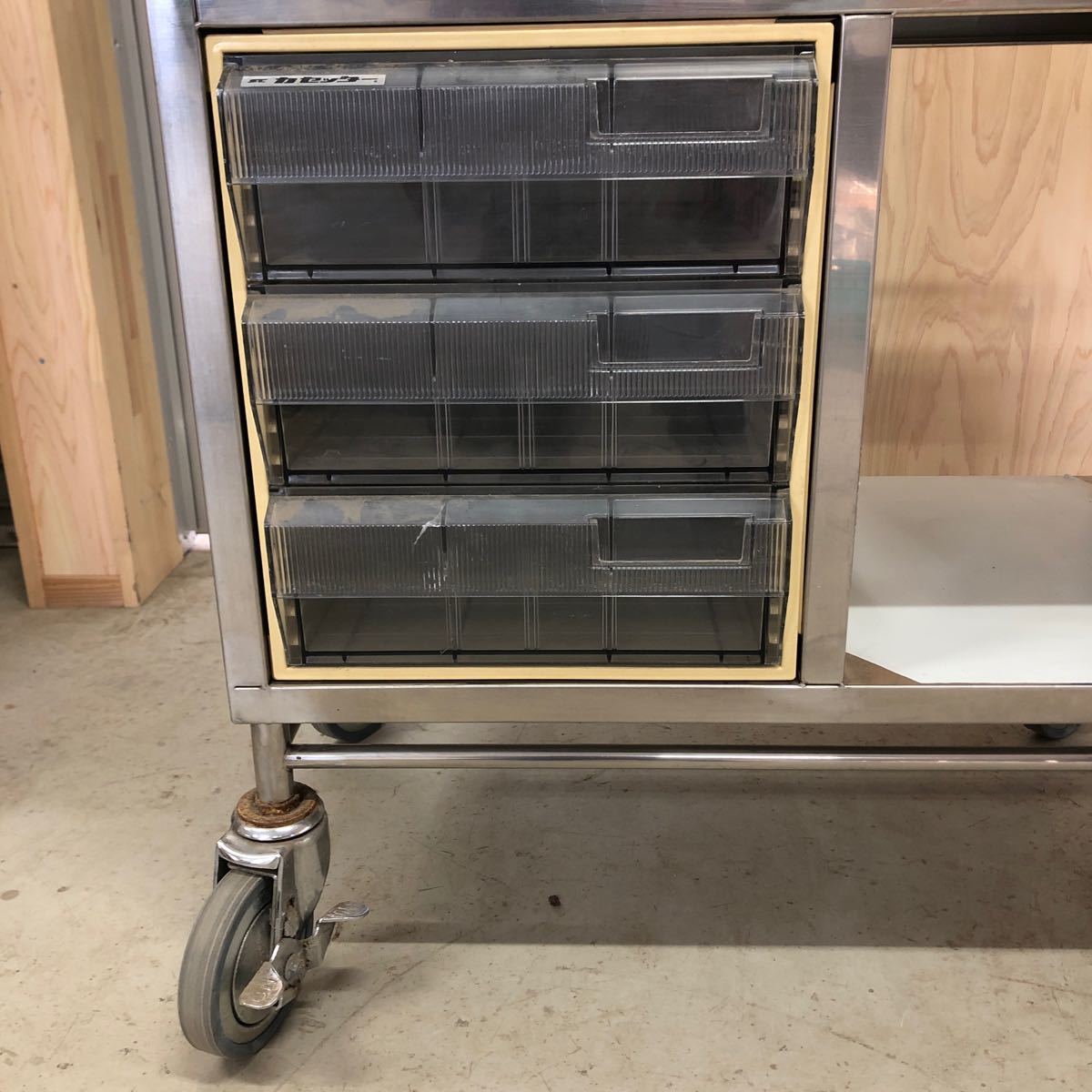 861 original stainless steel with casters Wagon rack / times ... hospital medical care kitchen store furniture movement work industry garage 