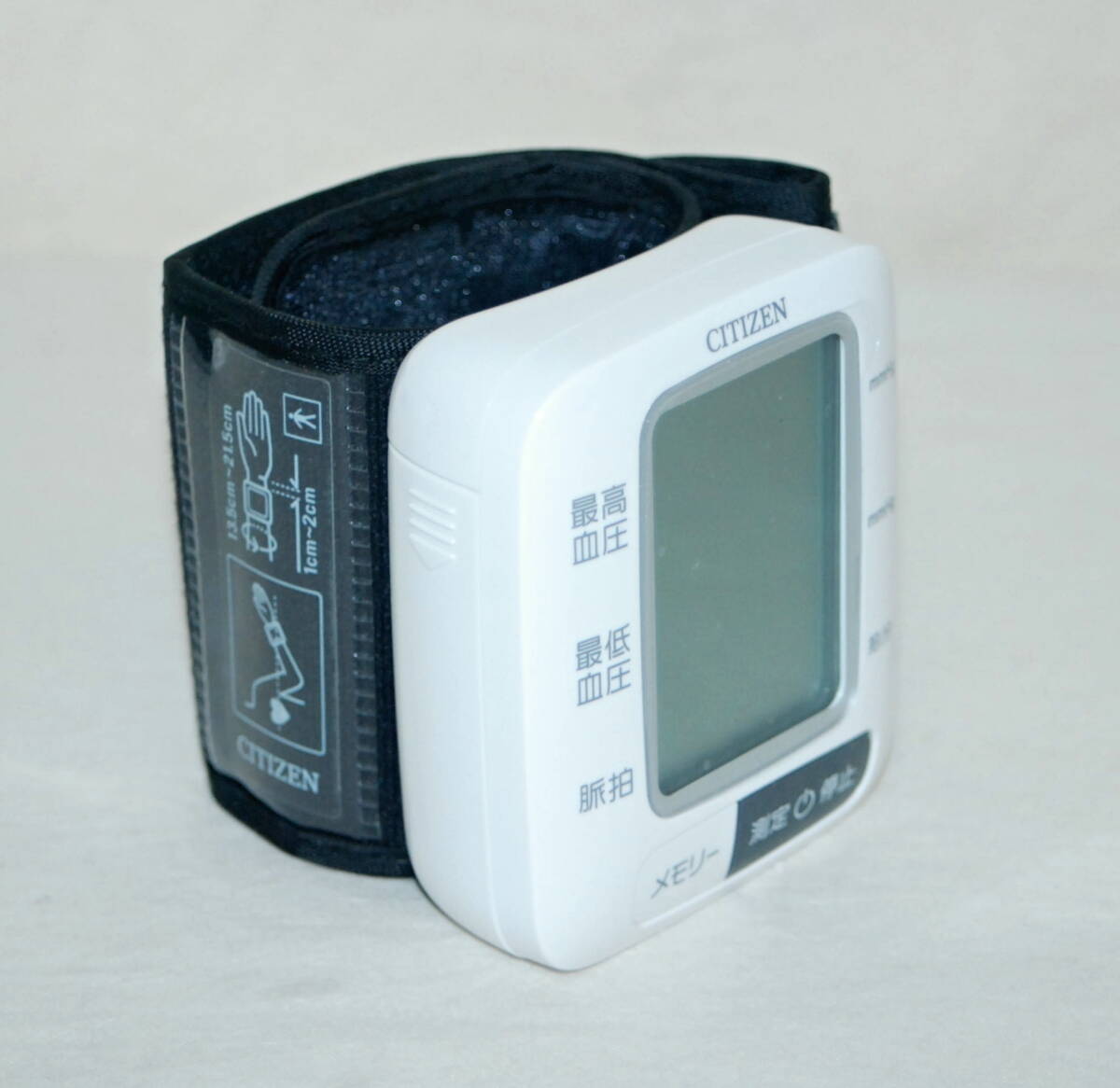 美品 シチズン 手首式血圧計 CHWL350 _画像4