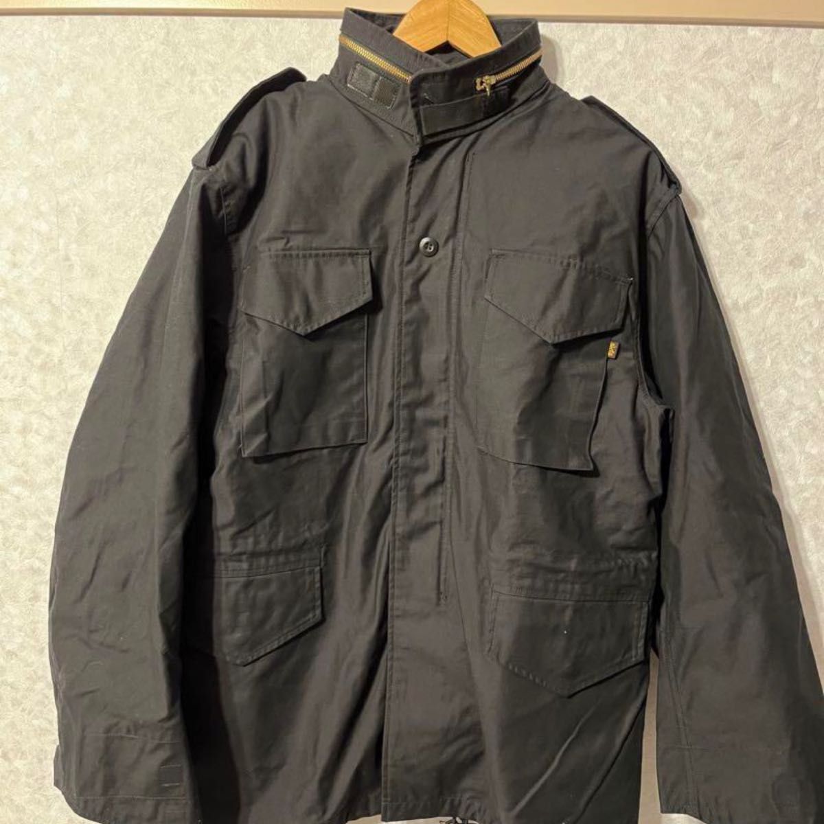 【アルファインダストリーズ】M-65ジャケット　ブラック　Mサイズ　ミリタリー ジャケット　収納式フード付き　春アウター