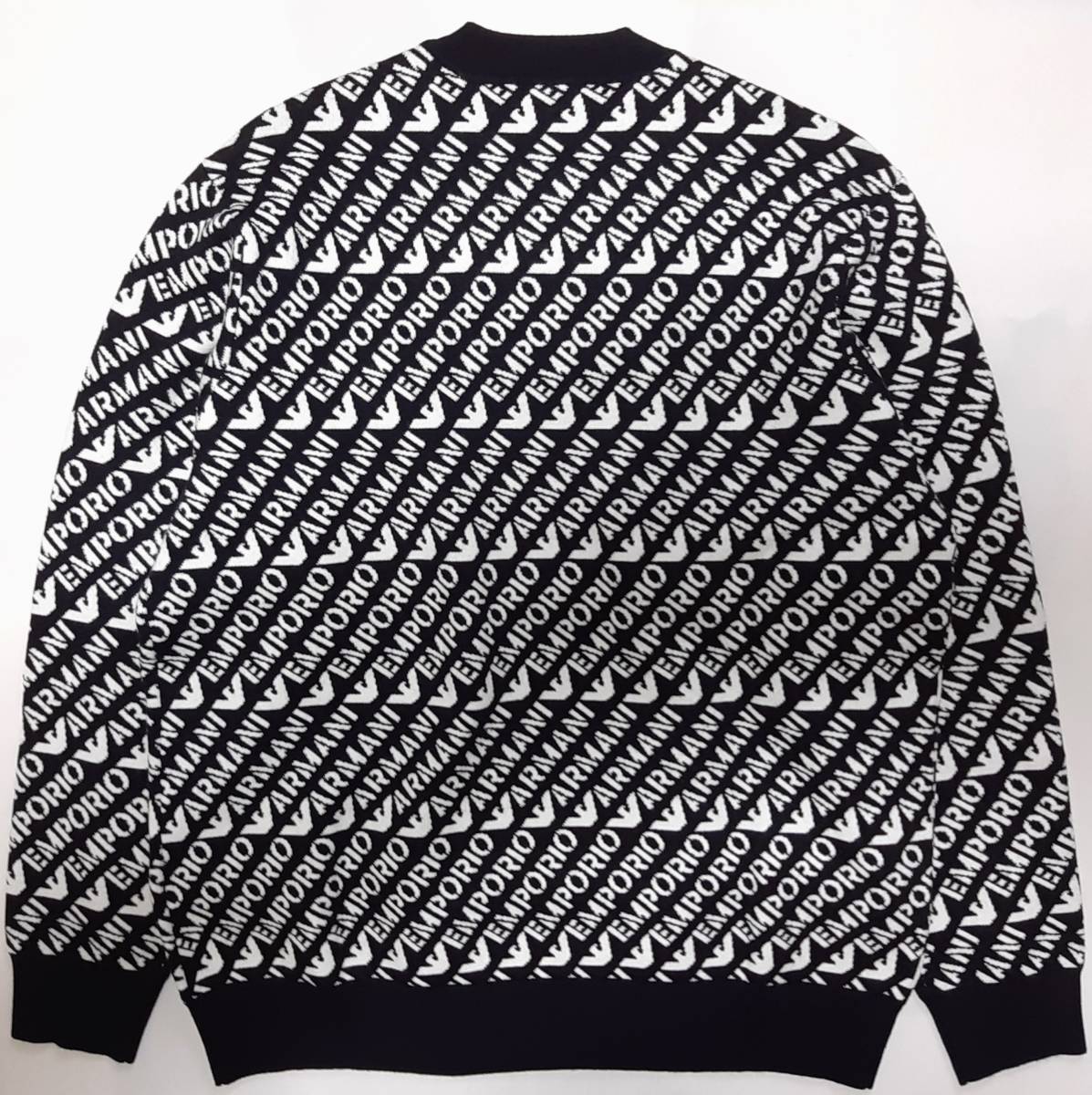[ новый товар ] EMPORIO ARMANI Contrast. общий с логотипом [ мужской * вязаный ( свитер )]*2023-24 год осень-зима модель размер :XL(52 соответствует ) * цвет : темно-синий & белый 
