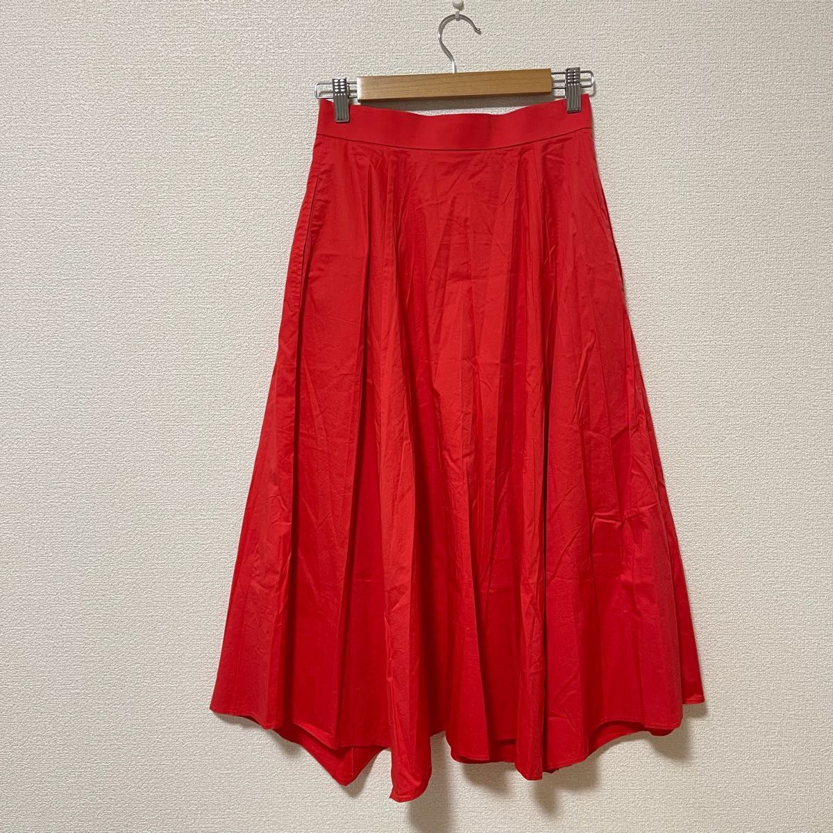 アナイ　ロングスカート　赤　ツイルストレッチハンカチーフヘムスカート　フレアスカート　ANAYI  レッド　上品　 フロントボタン