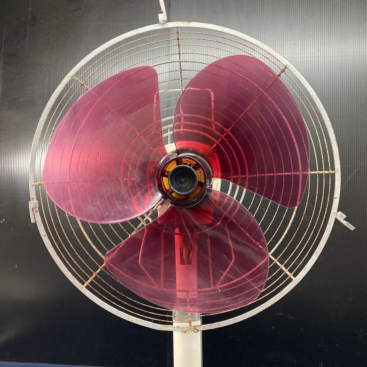日立扇風機 H-727形 日立製作所 赤 羽根 3枚羽 昭和レトロ レトロ扇風機 アンティーク HITACHI家電 動作確認済み 割れあり _画像7