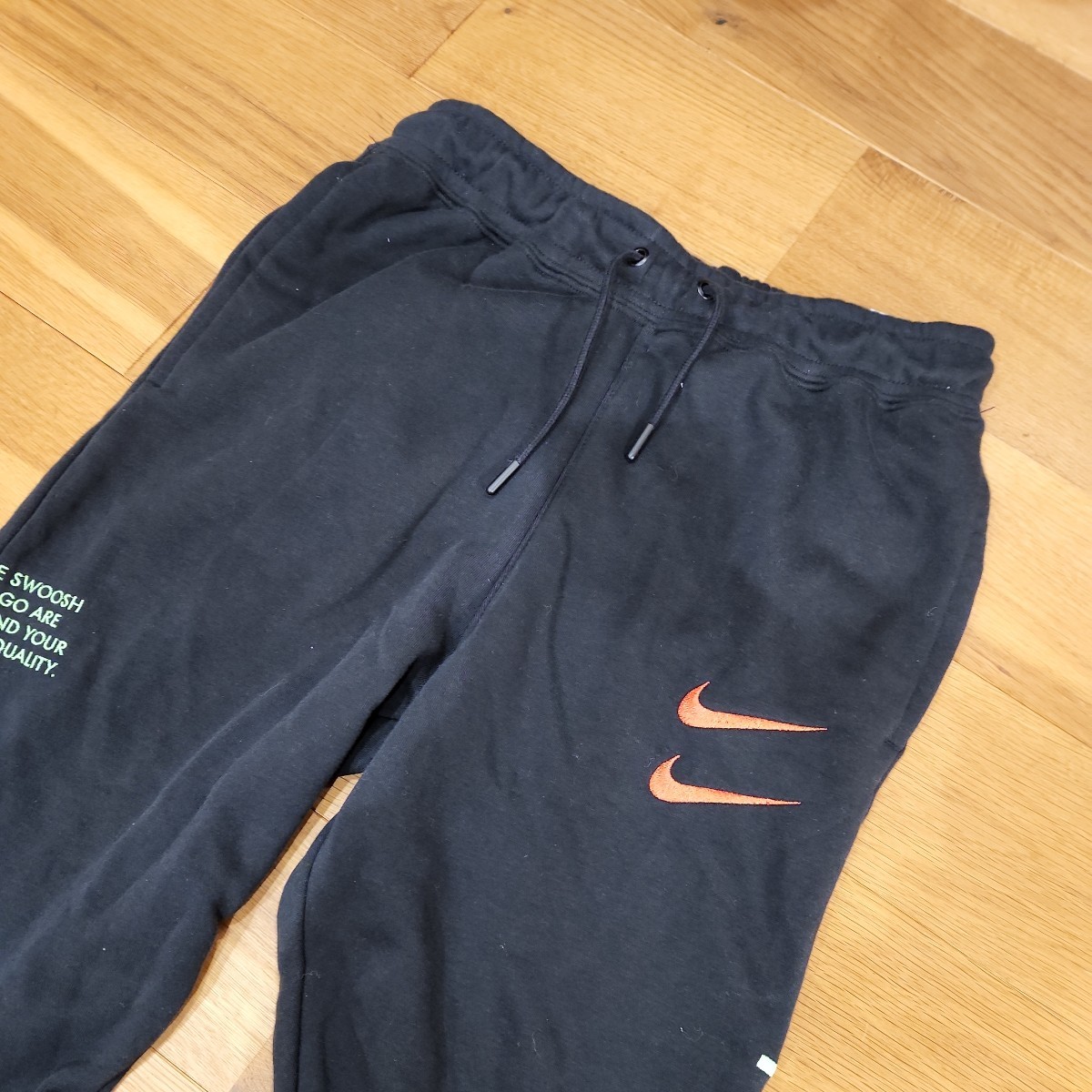 新品正規品 NIKE ナイキ SWOOSH スウェット パンツ メンズ DJ0468-010 Sサイズ　メンズ　刺繍　フレンチテリー ジョガーパンツ　 ロング _画像2