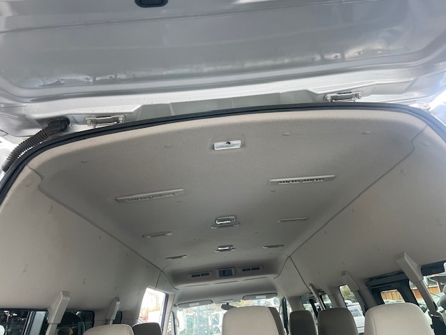 H24 year 26 Caravan (KS4E26) NV350 ceiling in car / roof lining rear side spoiler ng high roof secondhand goods prompt decision 000146 240209 factory 