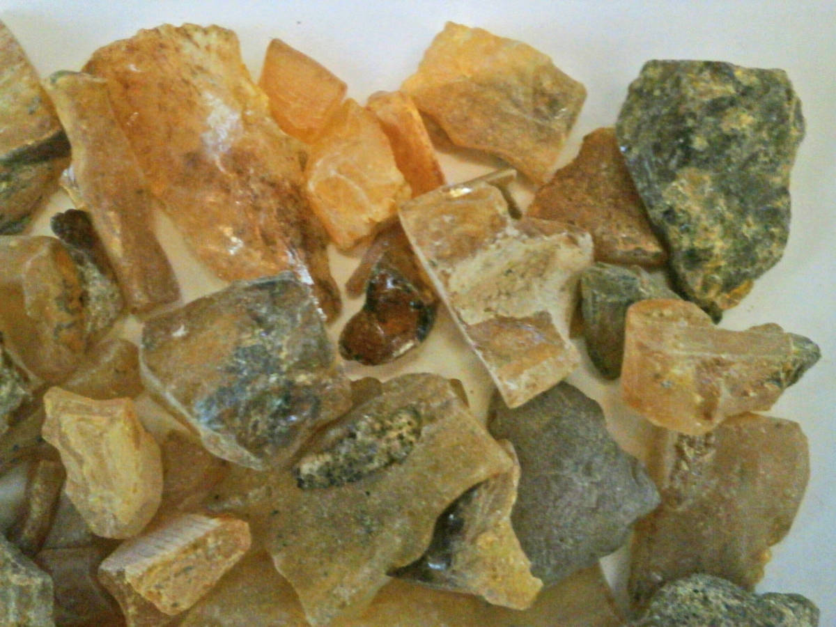 コーパル原石(樹脂の化石)約100g 虫入あり マダガスカル産 若い琥珀(ヤングアンバー)(2)_画像4