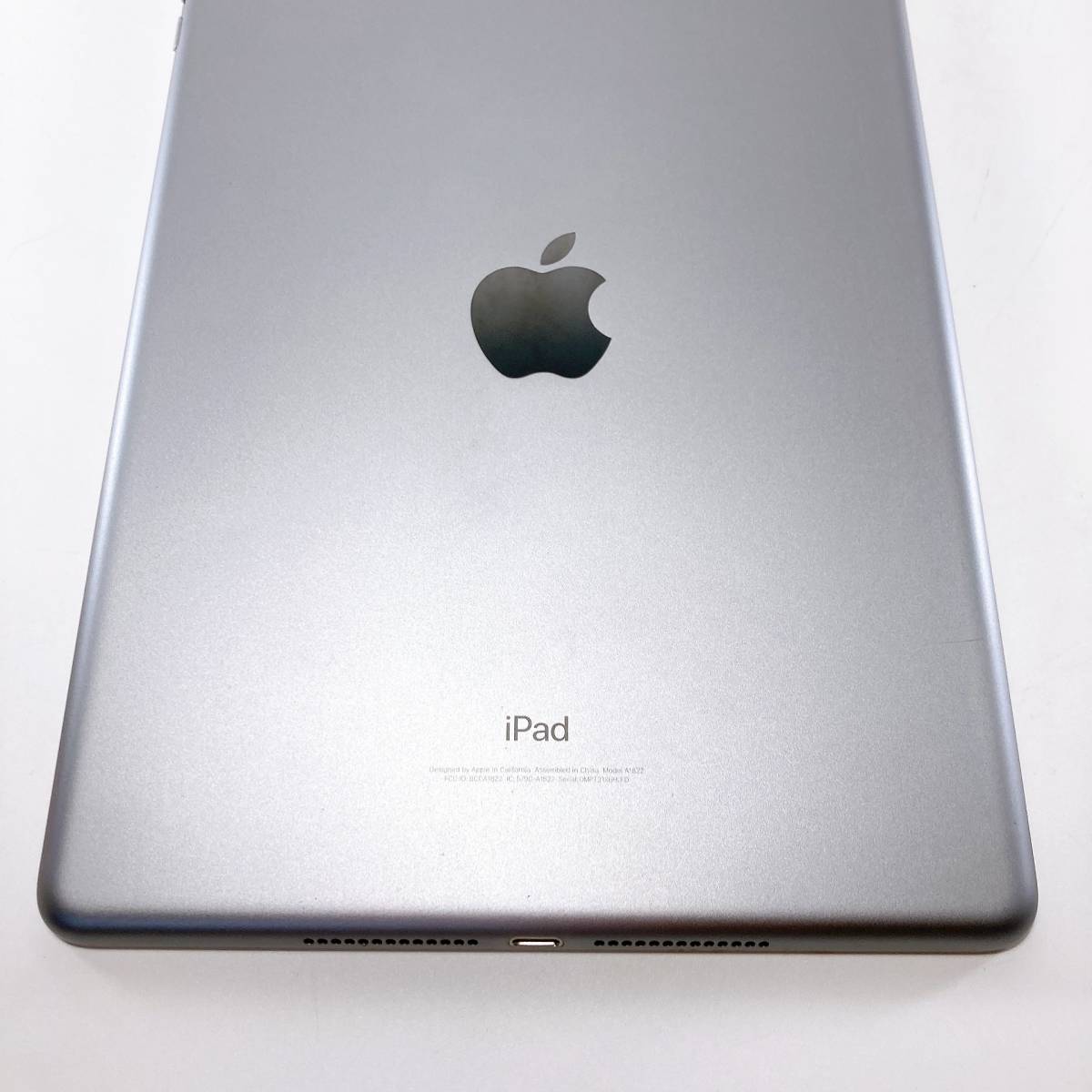 【ジャンク/基本動作OKバッテリー消耗】iPad 第5世代 A1822 Wi-fi版 本体のみ 32GB _画像6
