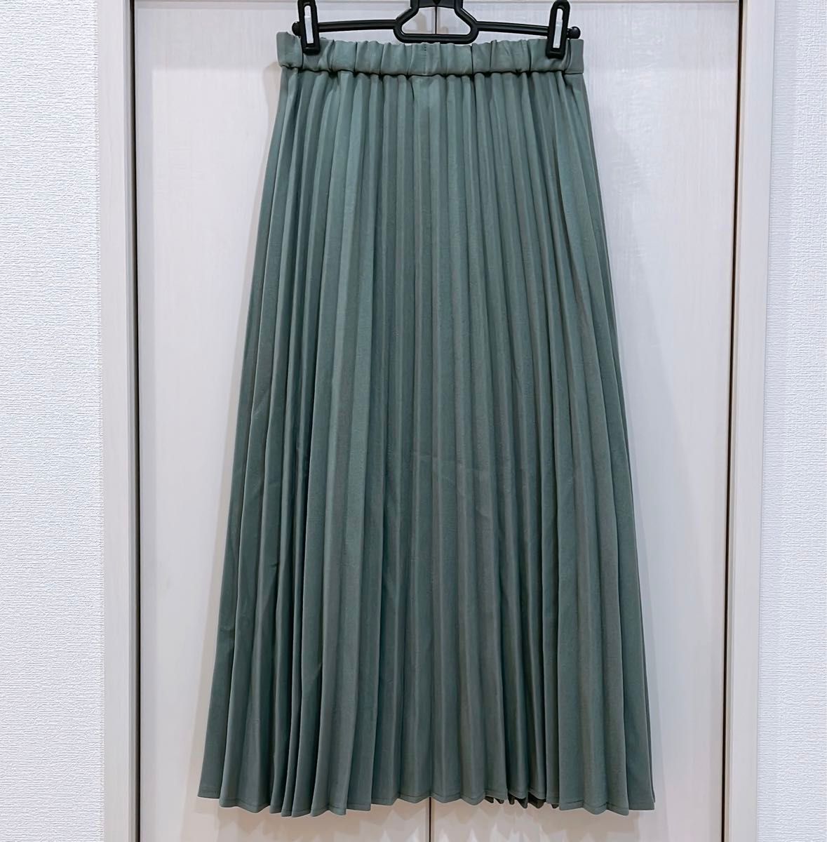 【週末 SALE 】新品　テチチテラス　ロングプリーツスカート　くすみグリーン