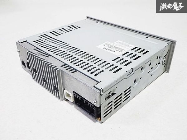 スズキ 純正 SANYO サンヨー 1DIN CD オーディオ デッキ FM AM ラジオ 本体のみ 39101-72J0X-CYY 即納_画像7