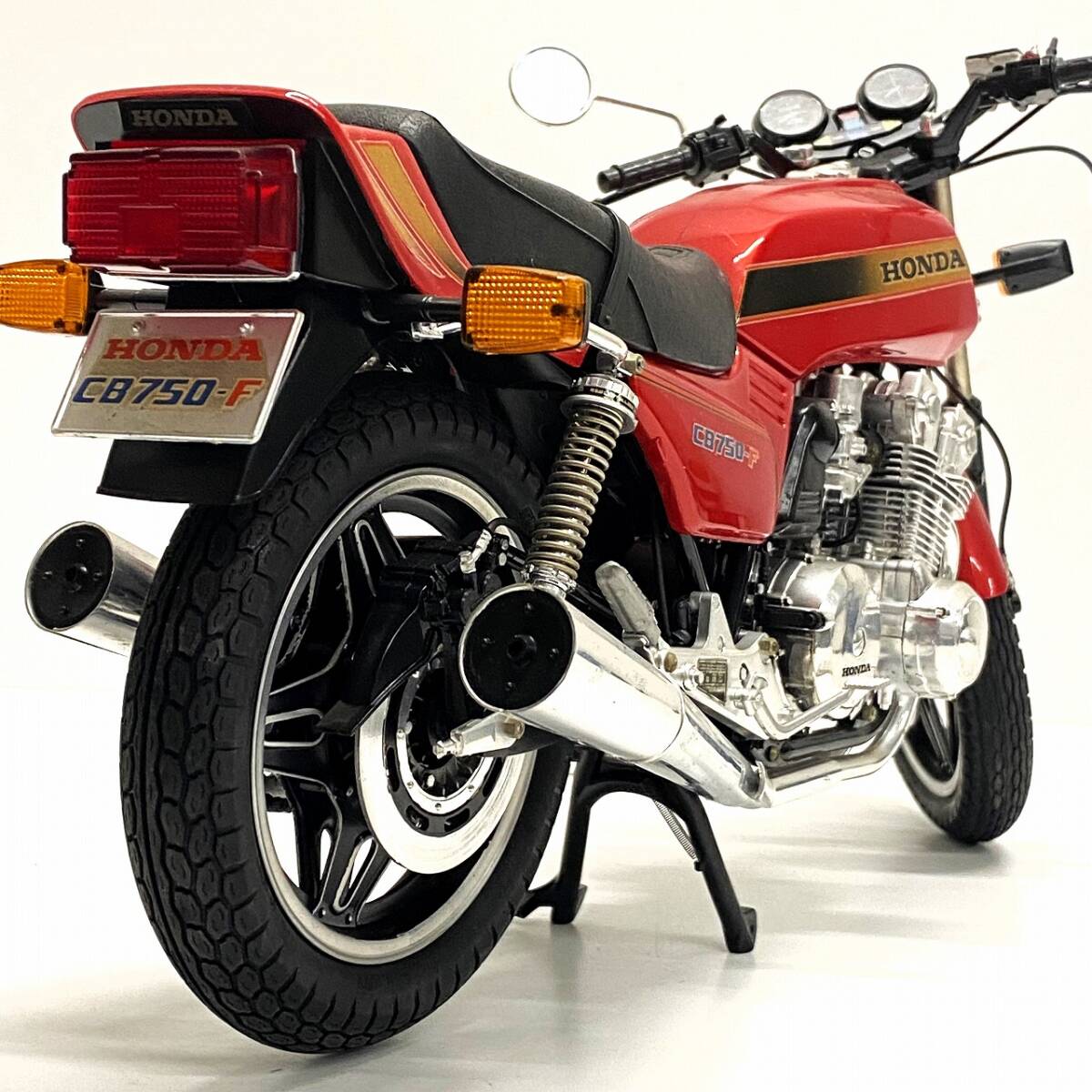 【ジャンク】タミヤ 1/6 HONDA CB750-F 完成品 _画像7