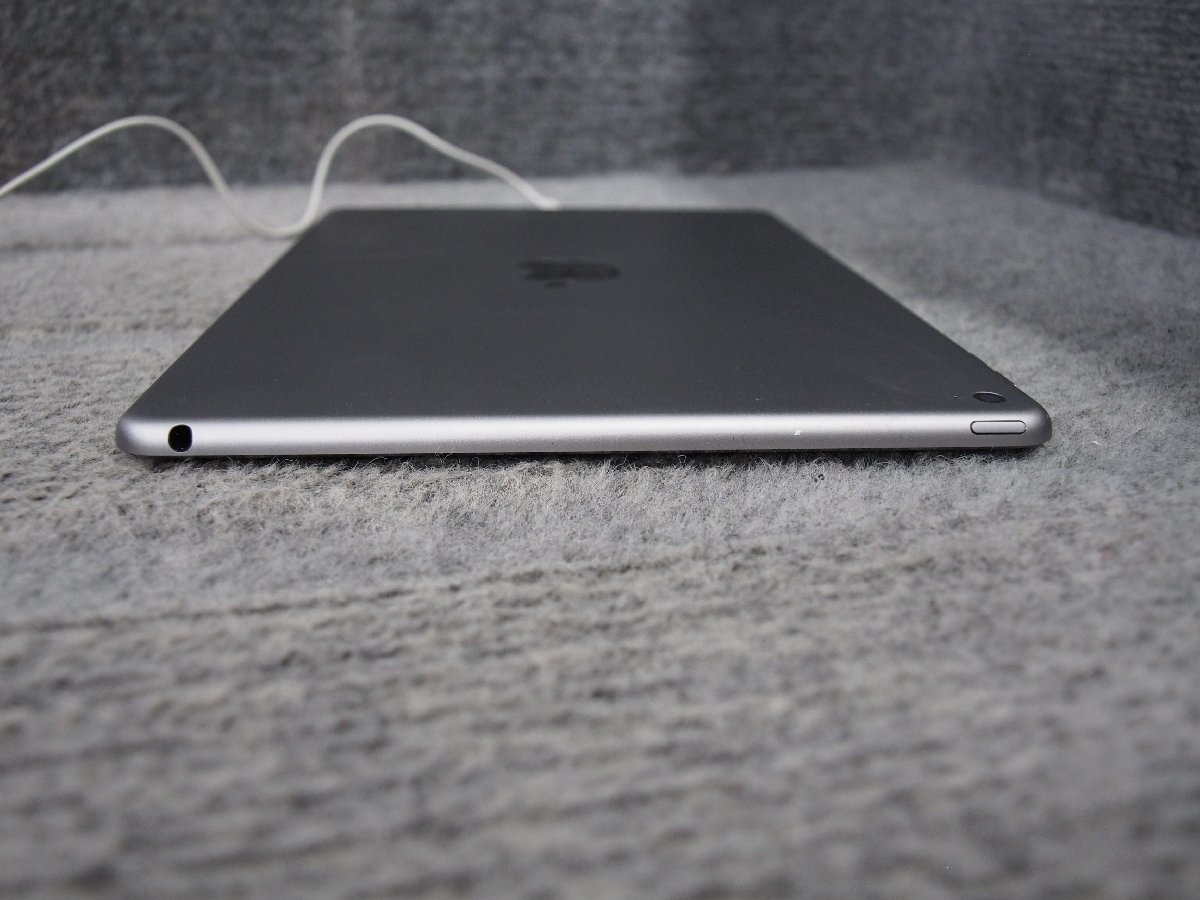 Apple iPad Air2 16GB Wi-Fi MGL12J/A A1566 バッテリー膨張 動作確認済 ジャンク品 D50310_画像3