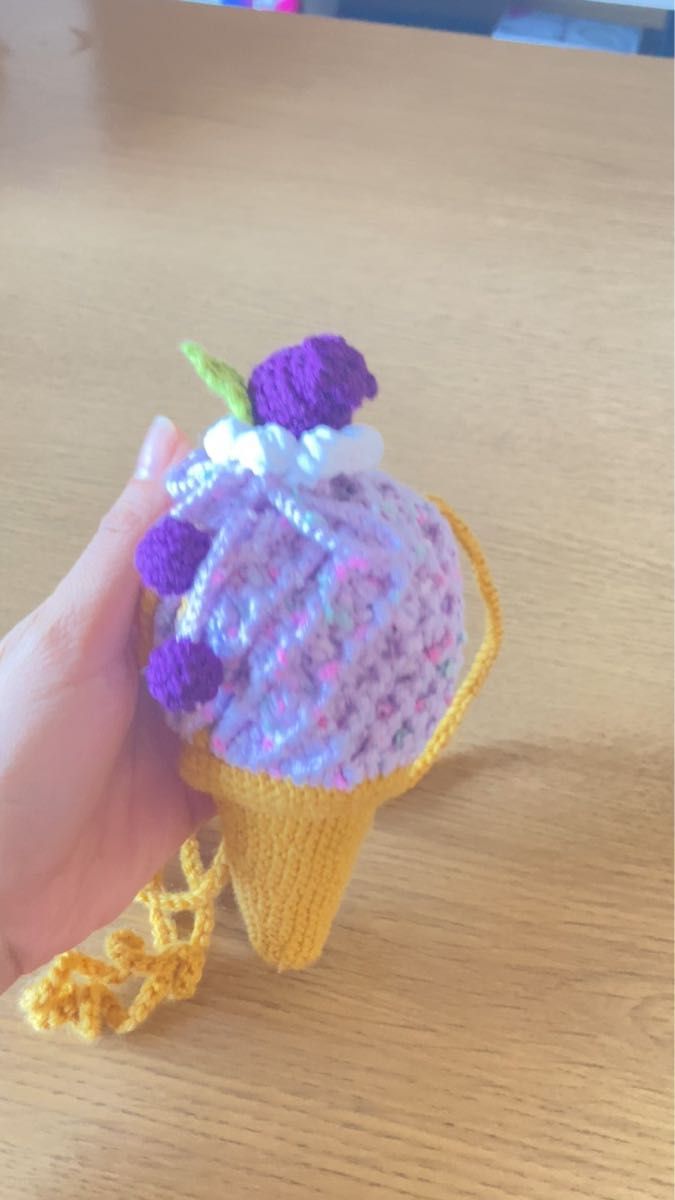 ハンドメイド かぎ針編み　子供用アイスクリーム形斜め掛けバッグ