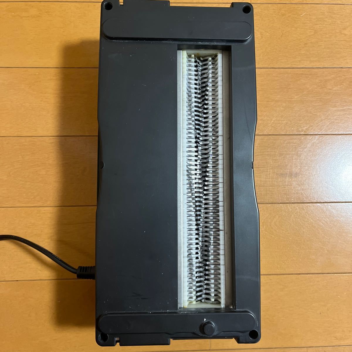 【中古】ナカバヤシ　電動シュレッダー　マイクロカット　A4 3枚可能　パーソナルシュレッダーHES-104BK ブラック　説明書なし_画像6