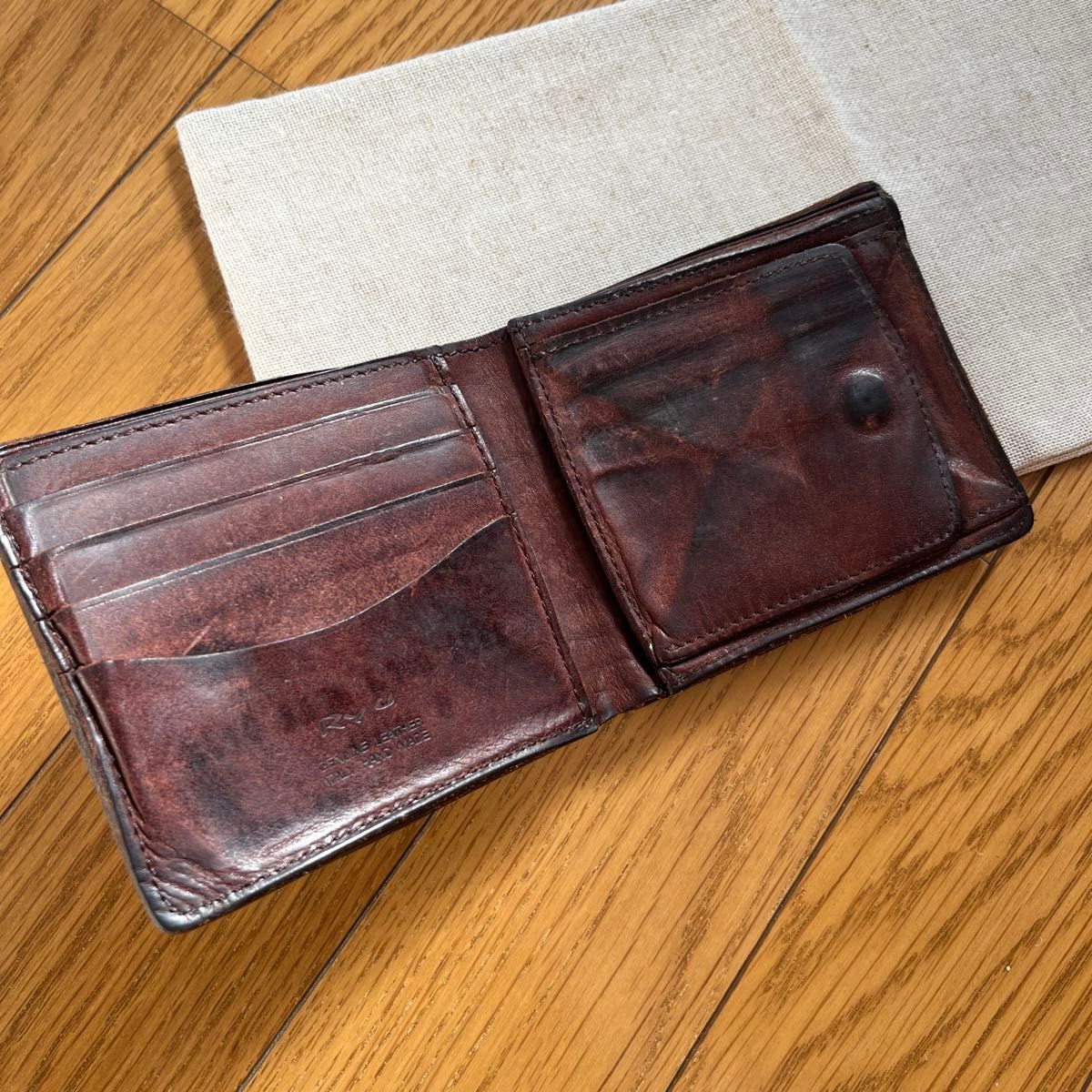 二つ折り財布　 レザー　革　ブラウン　麻のプレゼント袋付き コインケース 本革